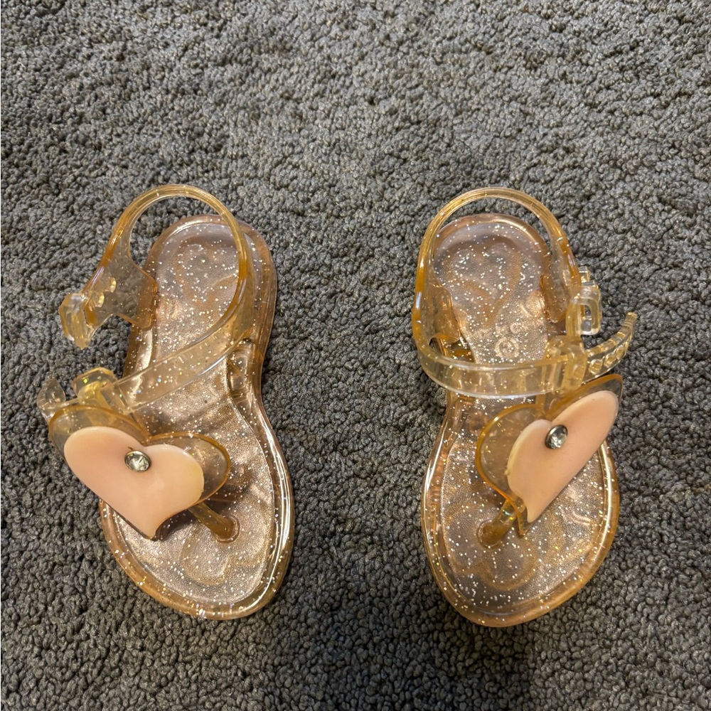 ⭐️ 3 for $20 Kids Glitter Heart Sandals - Gold and Pink